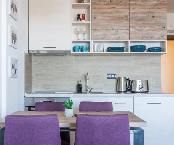 Sunset View & アパート *